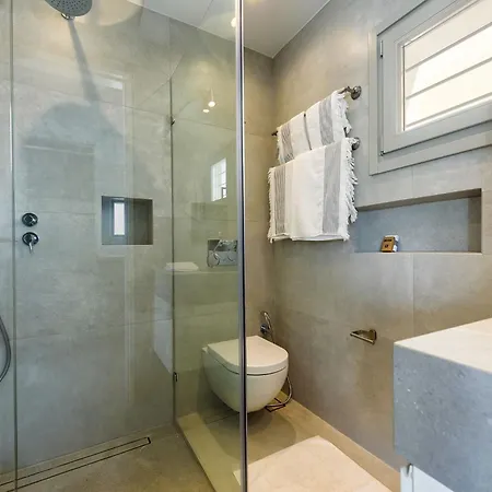 Willa Outstanding New With Great Pool Area And Panoramic Sea View *