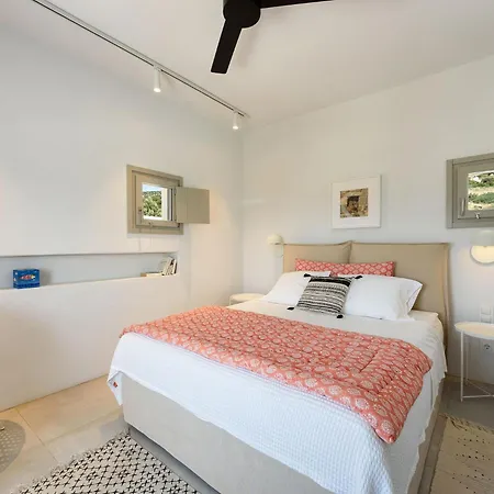 Outstanding New With Great Pool Area And Panoramic Sea View Willa
