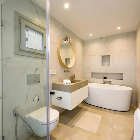 Willa Outstanding New With Great Pool Area And Panoramic Sea View