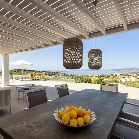 Outstanding New With Great Pool Area And Panoramic Sea View Willa