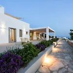 Outstanding New With Great Pool Area And Panoramic Sea View Alikí