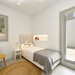 Outstanding New With Great Pool Area And Panoramic Sea View Villa Alikí